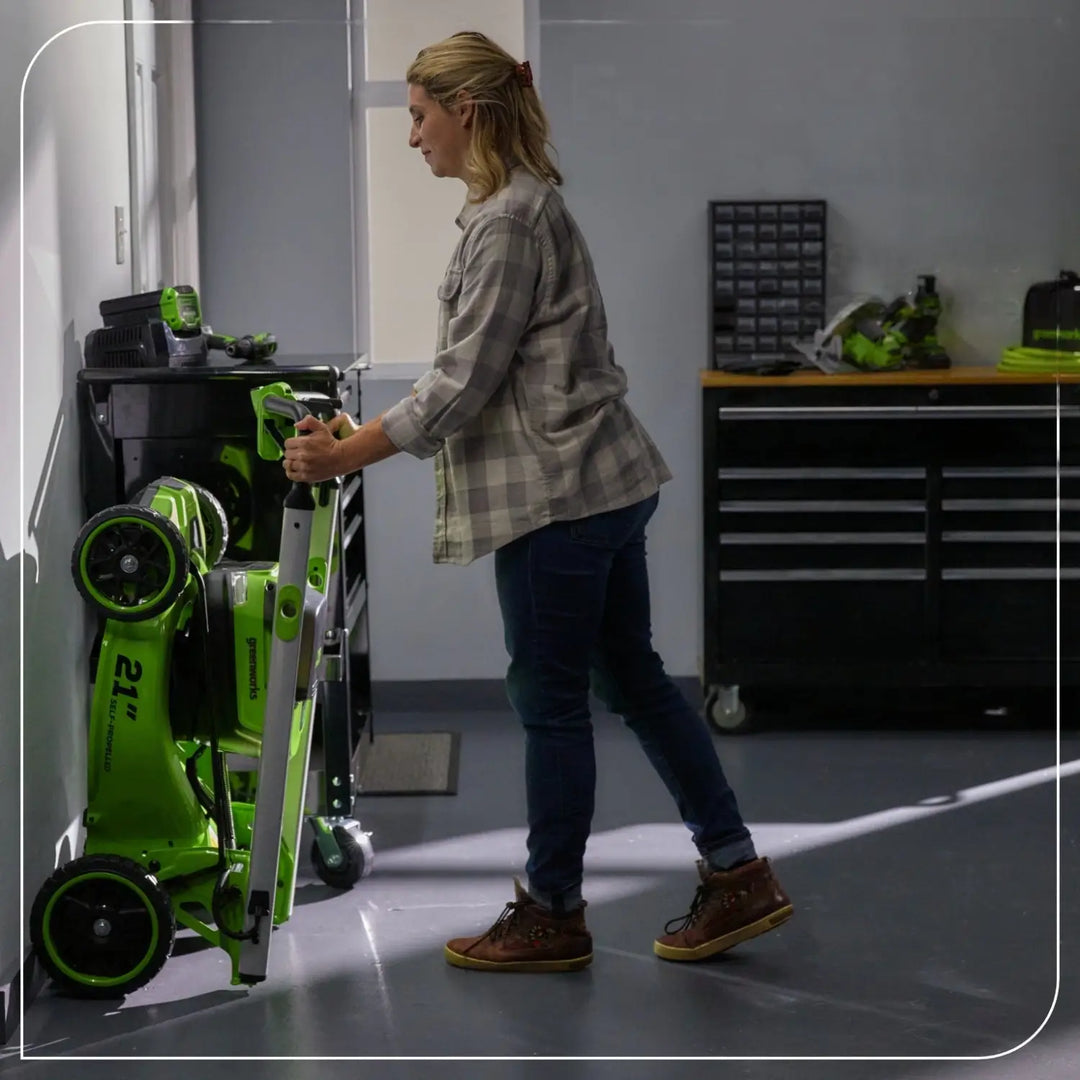 60V 21" Cordless Battery Self-Propelled Mower: (2) 5Ah Battery and 6A Rapid Charger, LM2156S