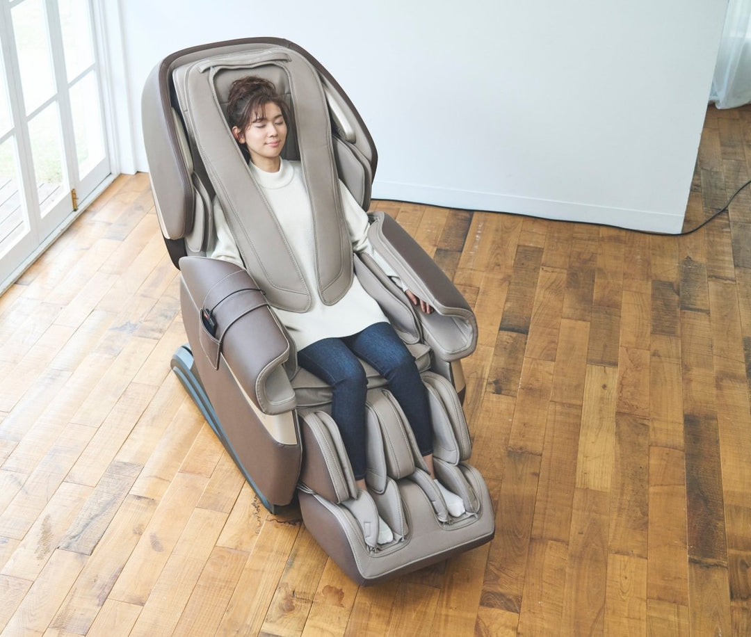Fujiiryoki Calm Plus Flex Frame SL Track Massage Chair - FLOOR MODEL SG