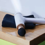 Load image into Gallery viewer, Synca Kitta Performance Percussive Sports Therapy Massager