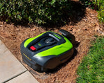 Load image into Gallery viewer, Optimow 25 Low Cut Robotic Lawn Mower